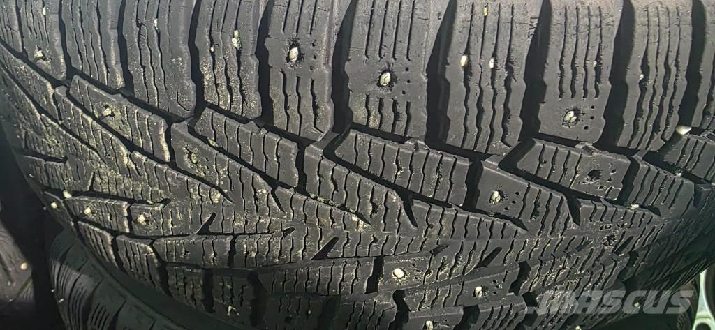 Toyota Hilux Nakladacia/sklápacia bočnica