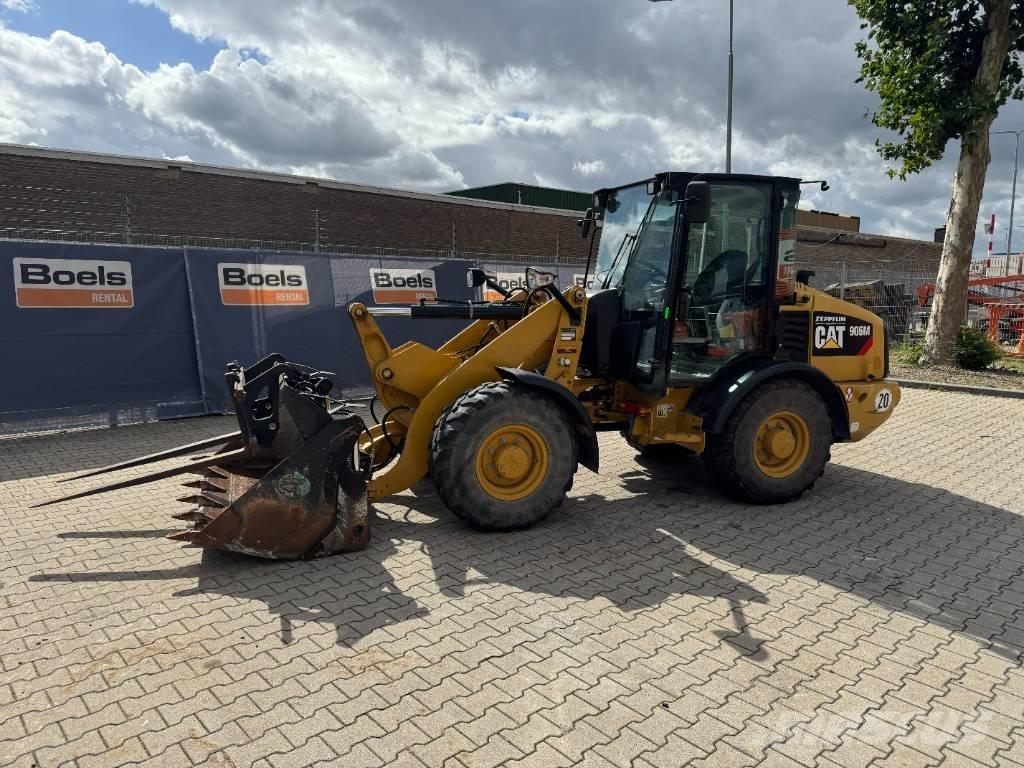 CAT 906M Kolesové nakladače