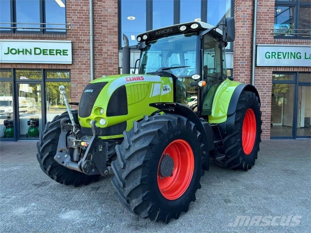 CLAAS Arion 640 Traktory