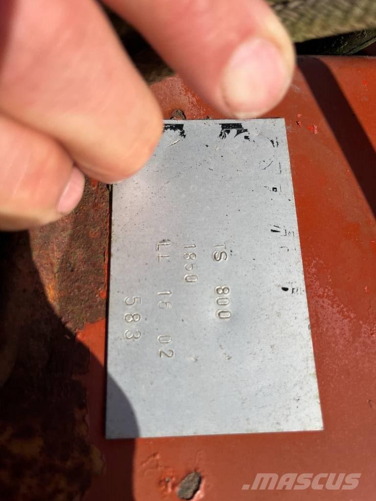 Fella TS 800 Obracače a zhrabovače sena