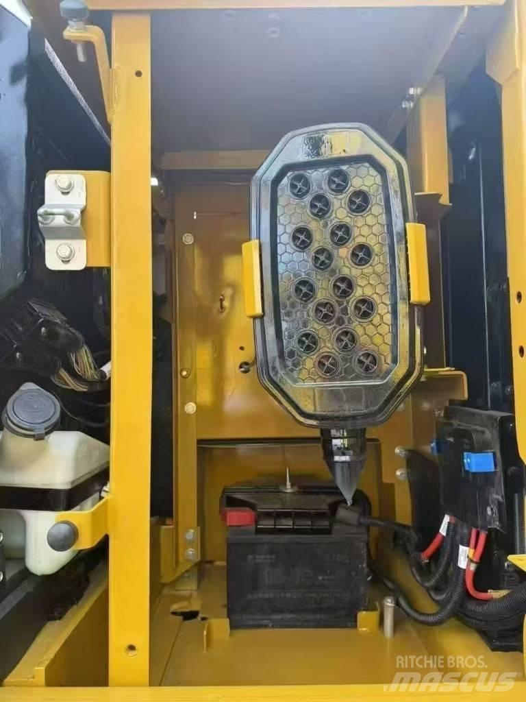 CAT 320 Pásové rýpadlá