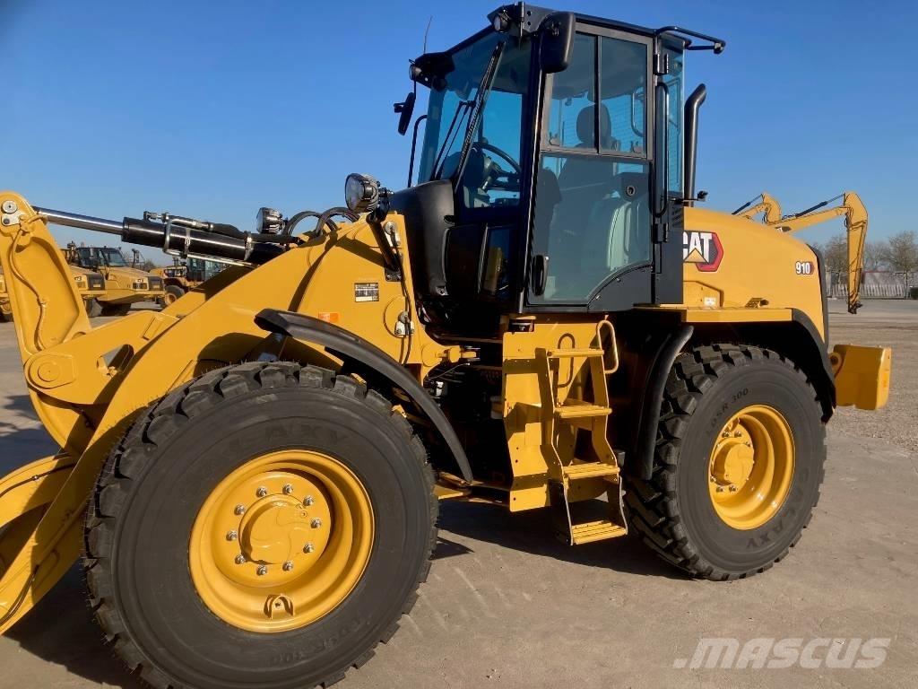 CAT 910 Kolesové nakladače