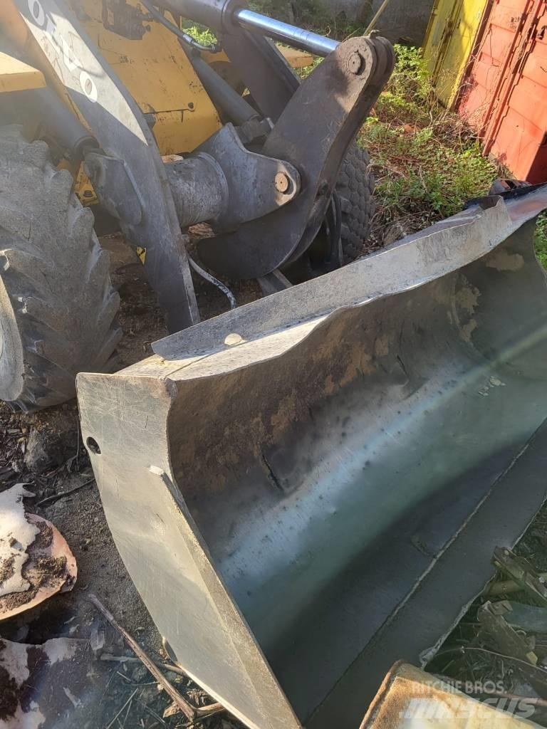 Volvo L 30 B Kolesové nakladače