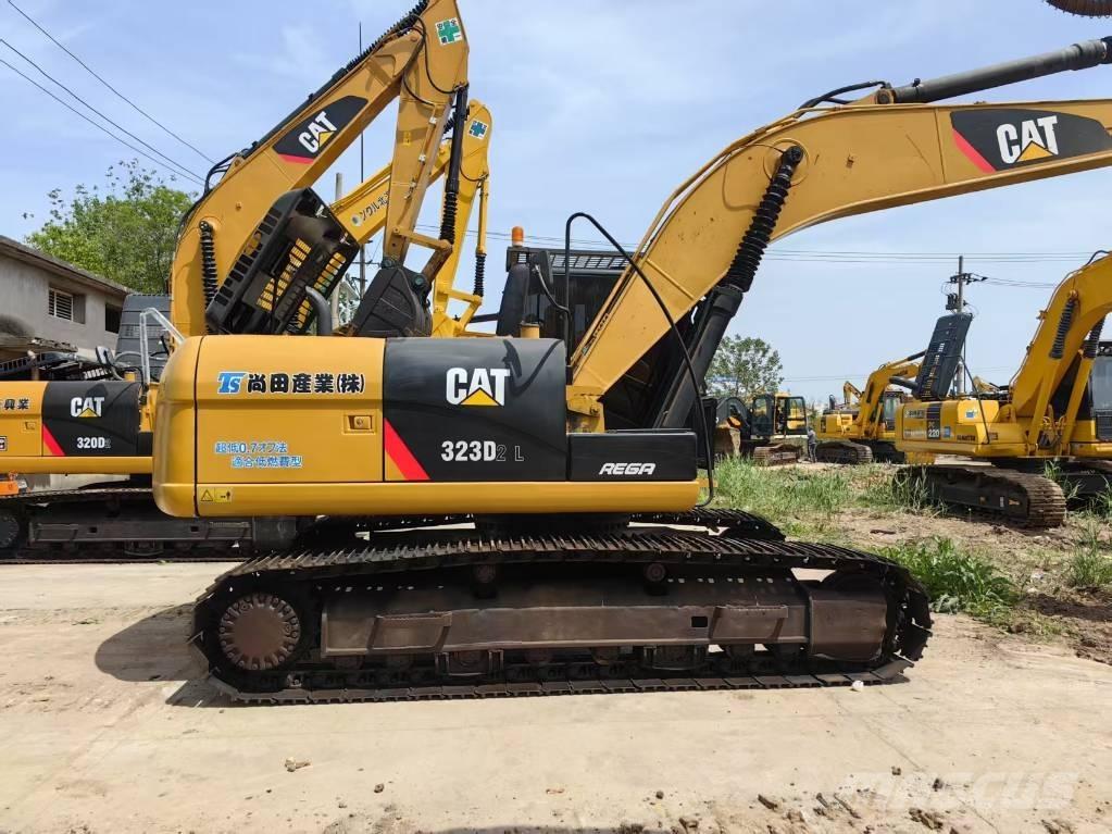 CAT 323 D Pásové rýpadlá