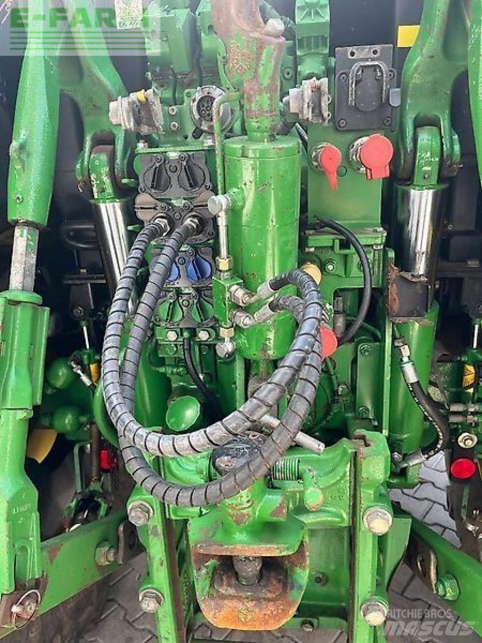 John Deere 6155 r Traktory