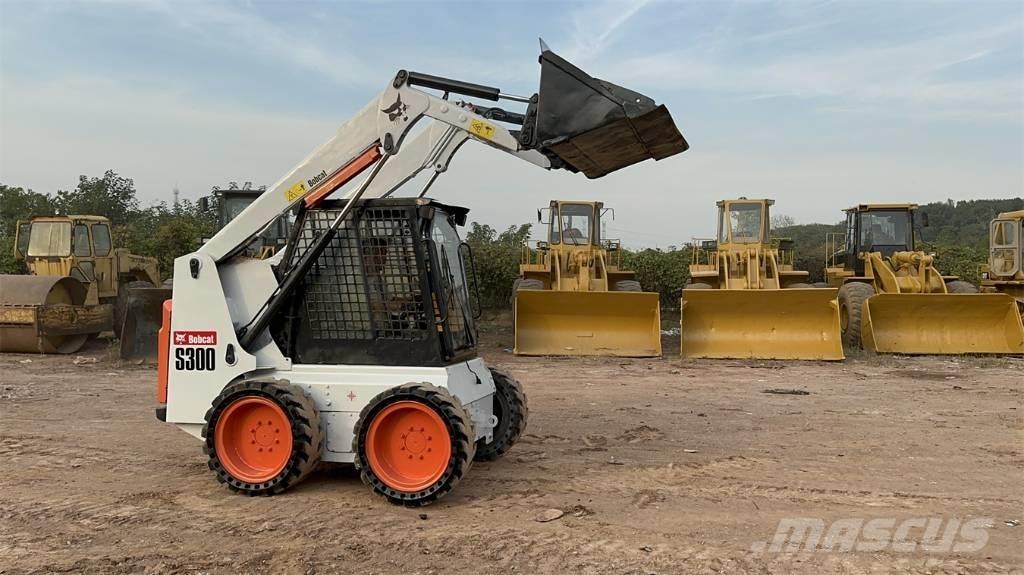 Bobcat S 300 Šmykom riadené nakladače