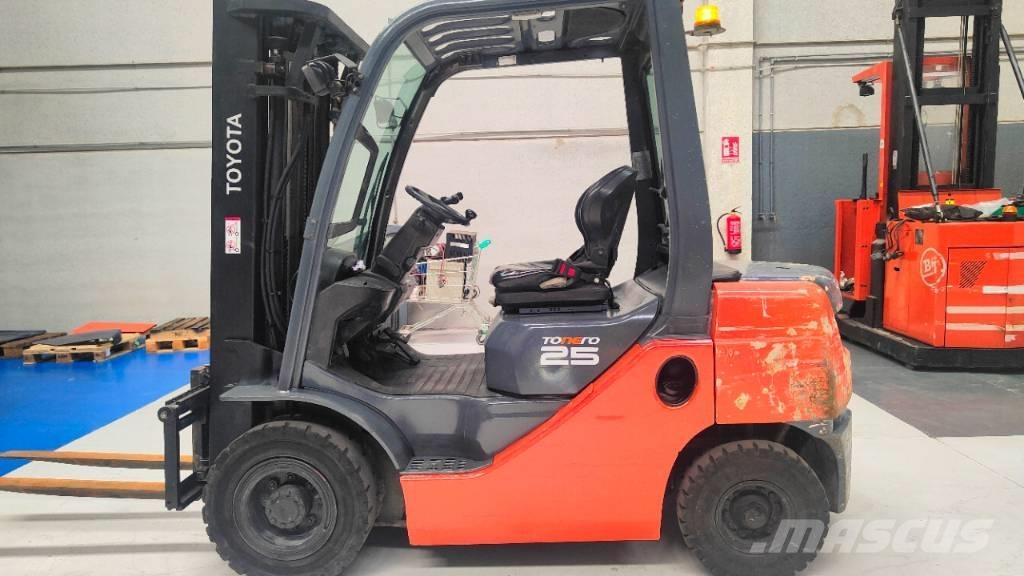 Toyota 52-8 FD F 25 Dieselové vozíky