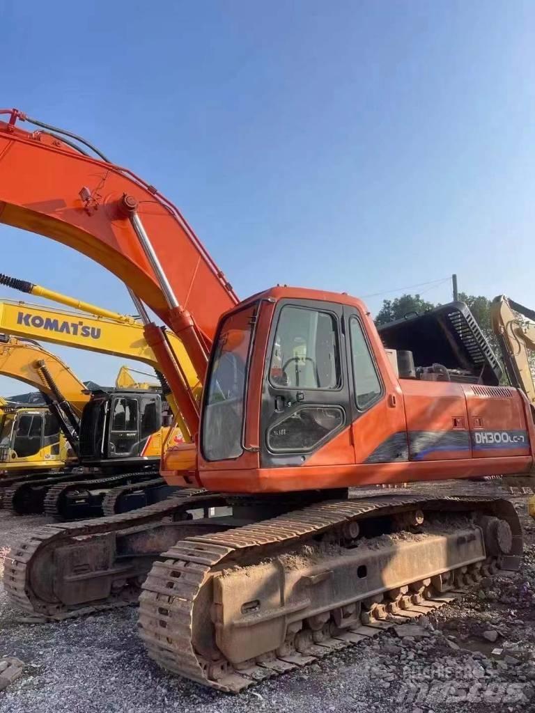 Doosan DH300 Pásové rýpadlá