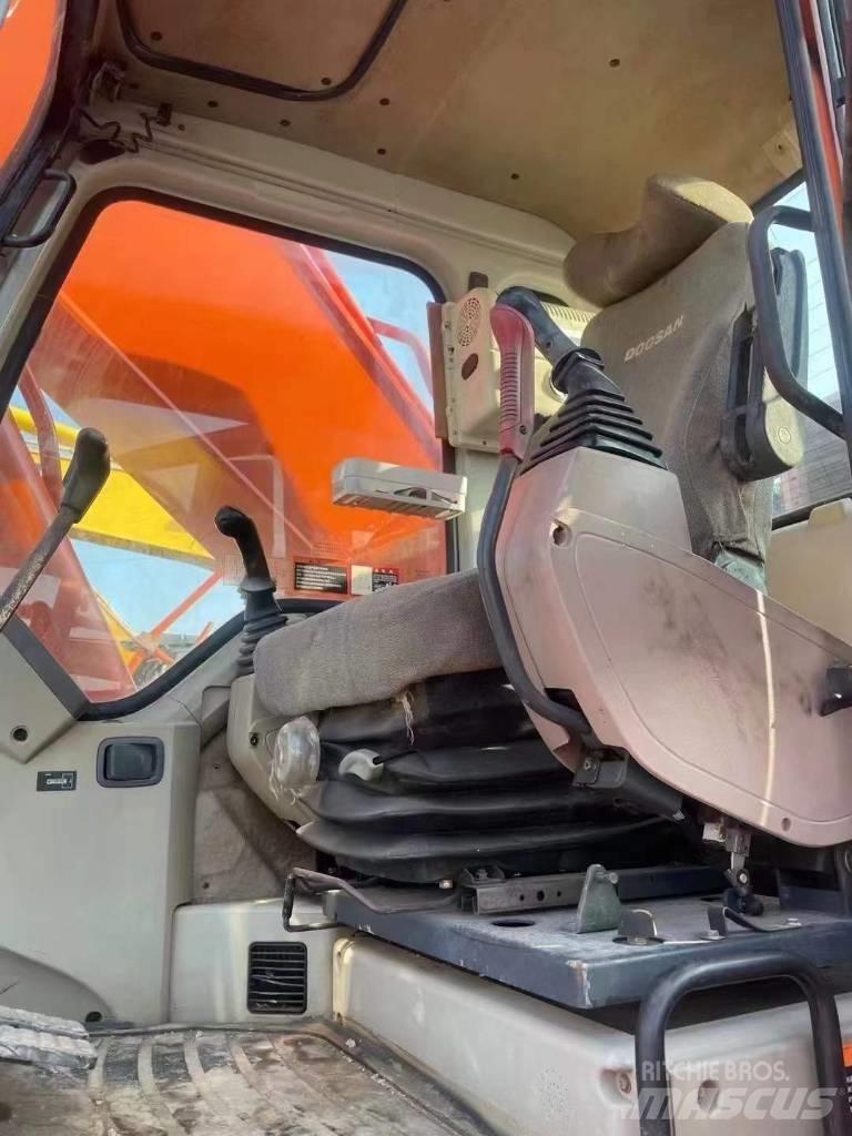 Doosan DH300 Pásové rýpadlá