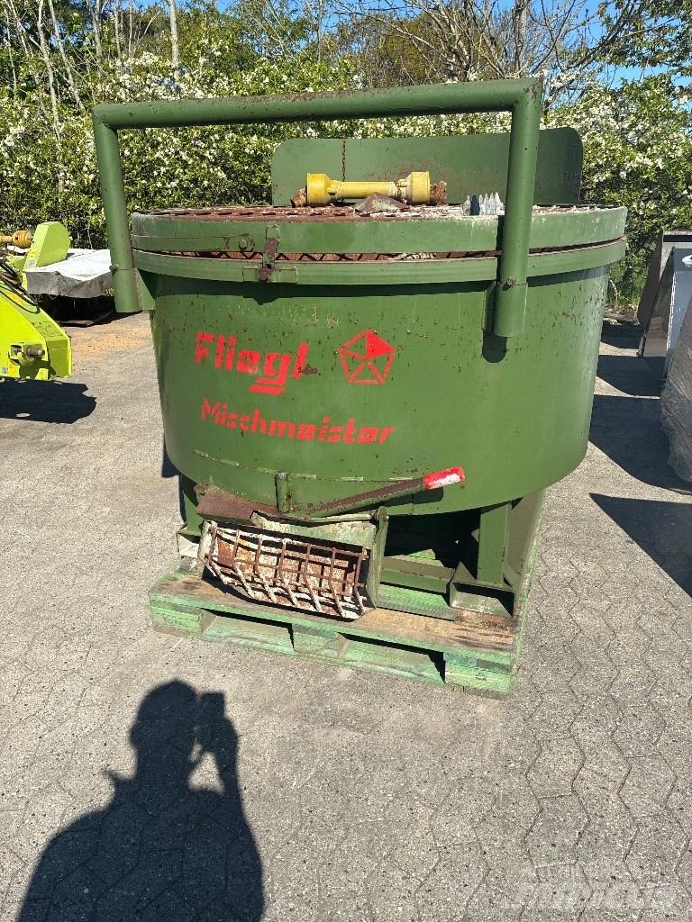 Fliegl Mischmeister Dávkovače betónu