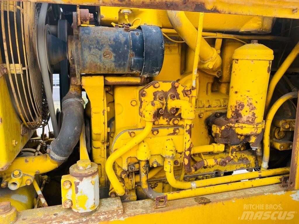 CAT 922 B Kolesové nakladače