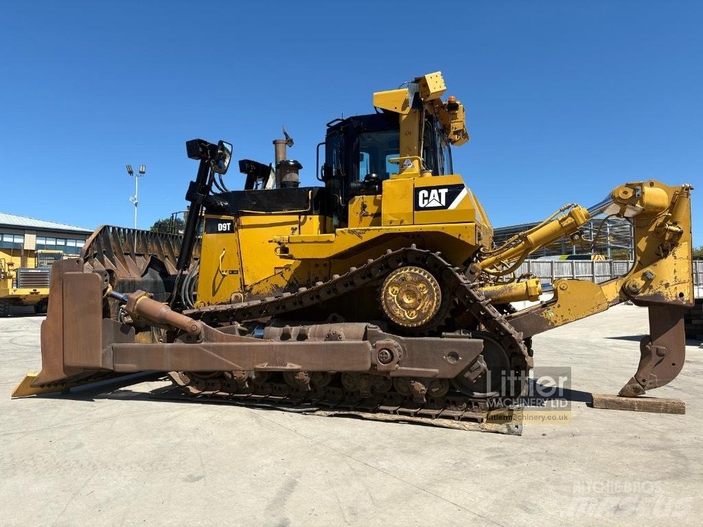 CAT D 9 T Pásové dozéry