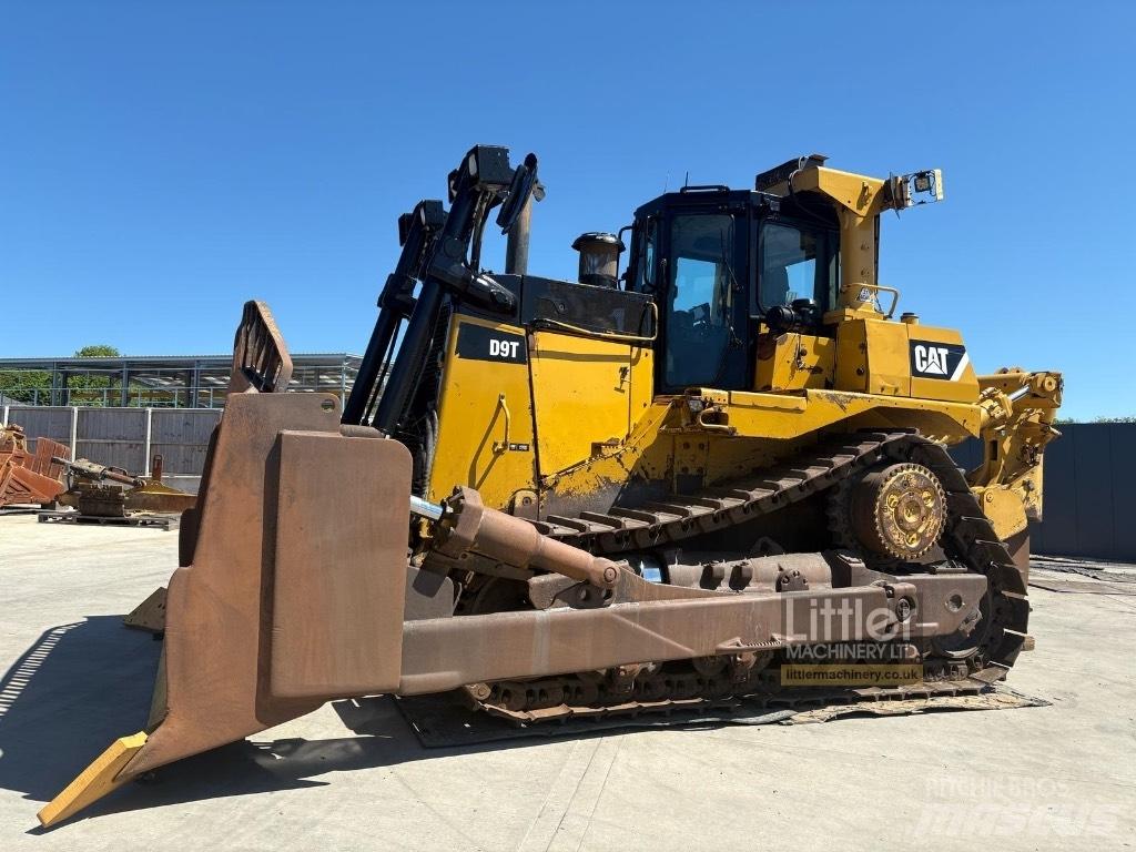 CAT D 9 T Pásové dozéry