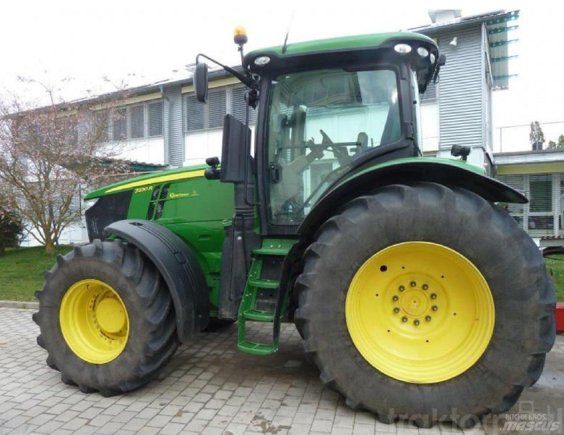 John Deere 7230R Traktory