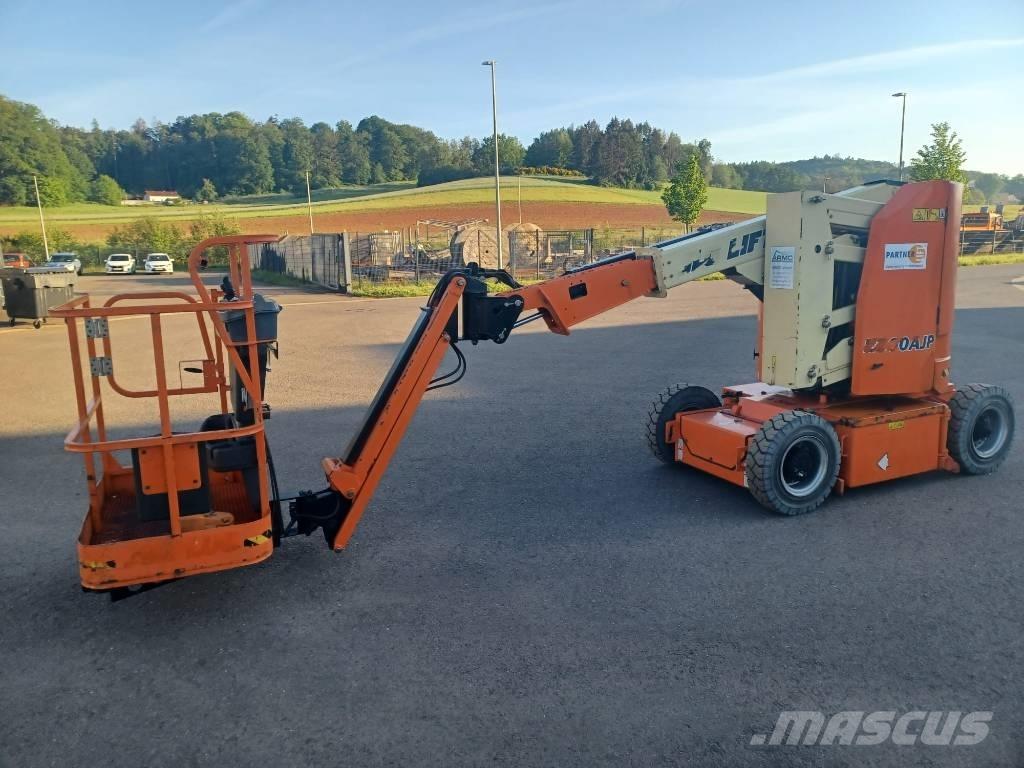 JLG E 300 AJP Kĺbové plošiny