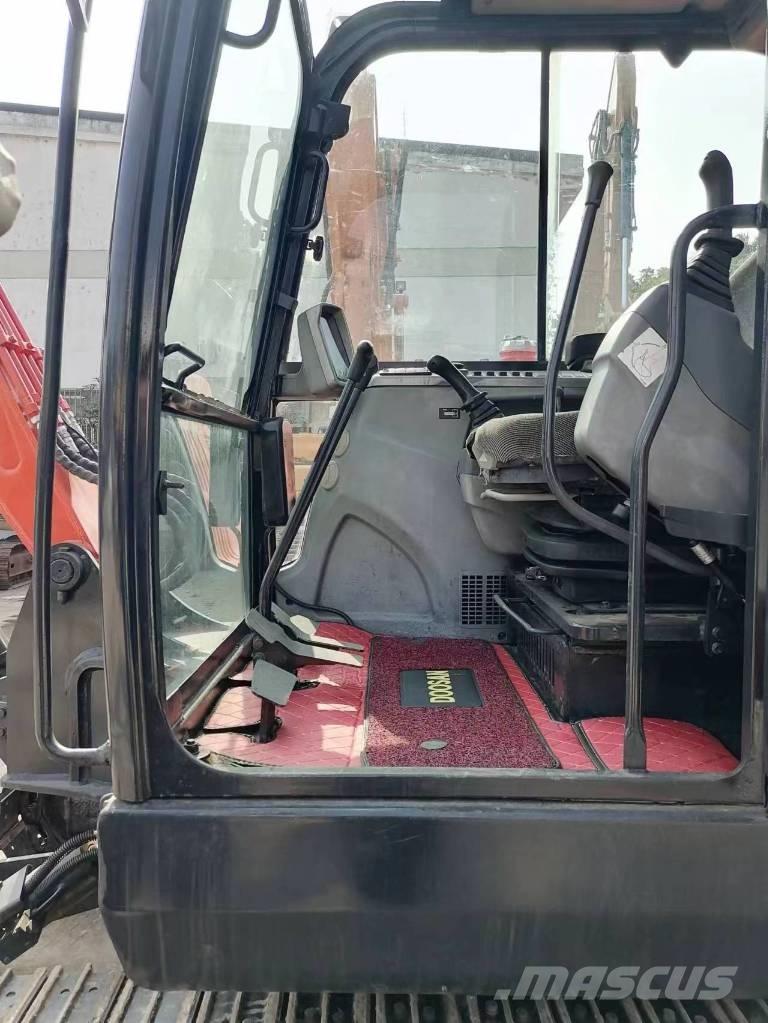 Doosan DX 60 Pásové rýpadlá
