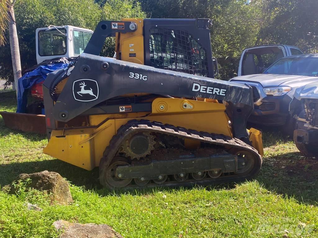 John Deere 331G Šmykom riadené nakladače