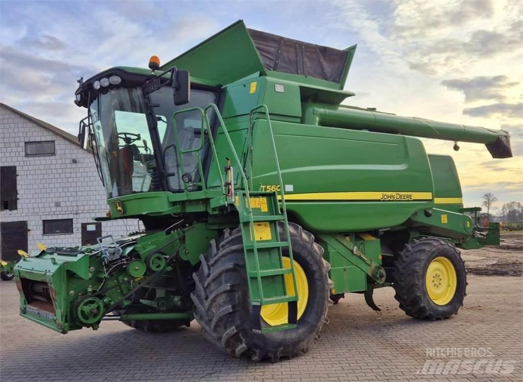 John Deere T560 Kombinované zberacie stroje