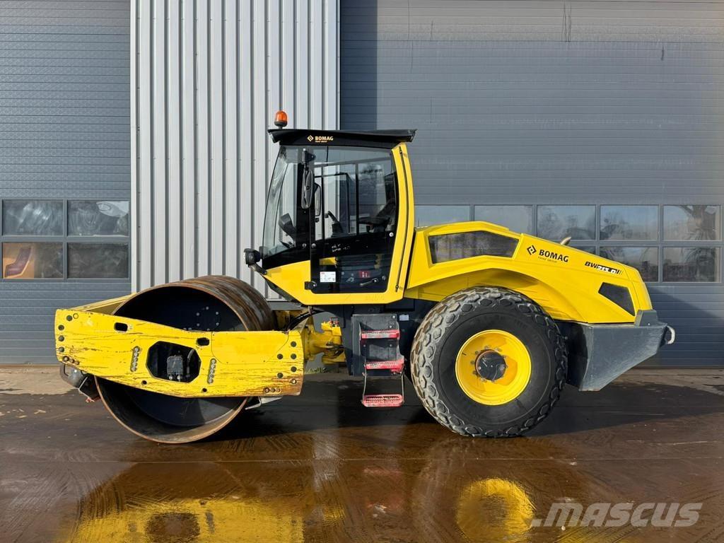 Bomag BW213D-5 Ťahačové valce