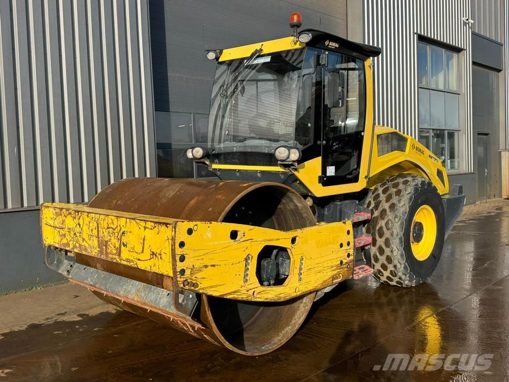Bomag BW213D-5 Ťahačové valce