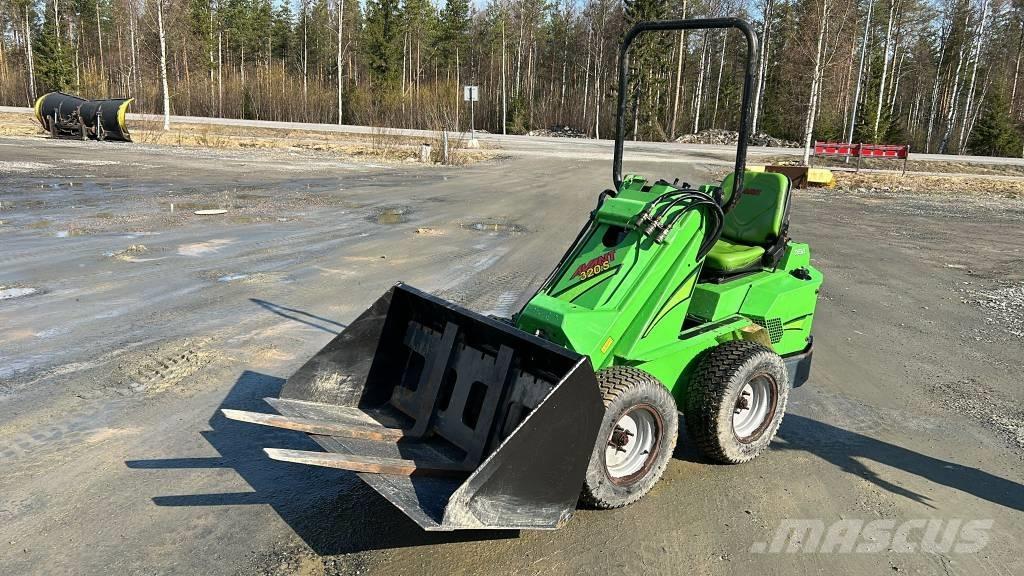 Avant 320S Viacúčelové nakladače