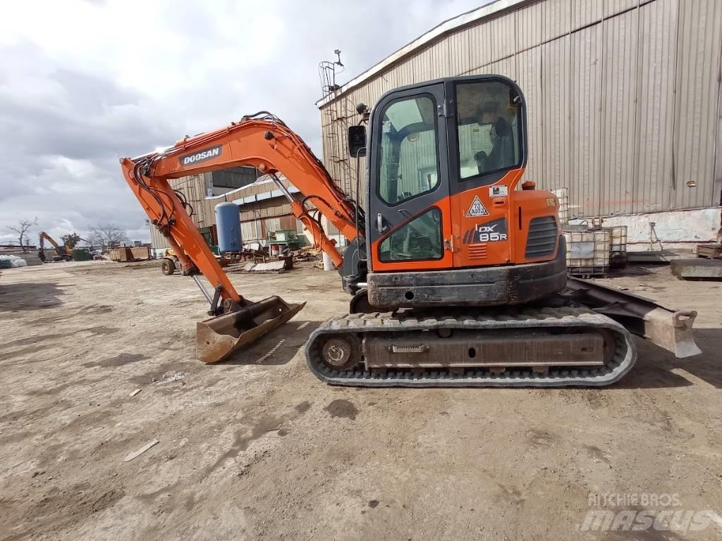 Doosan DX 85 R-3 Midi rýpadlá 7 t - 12 t
