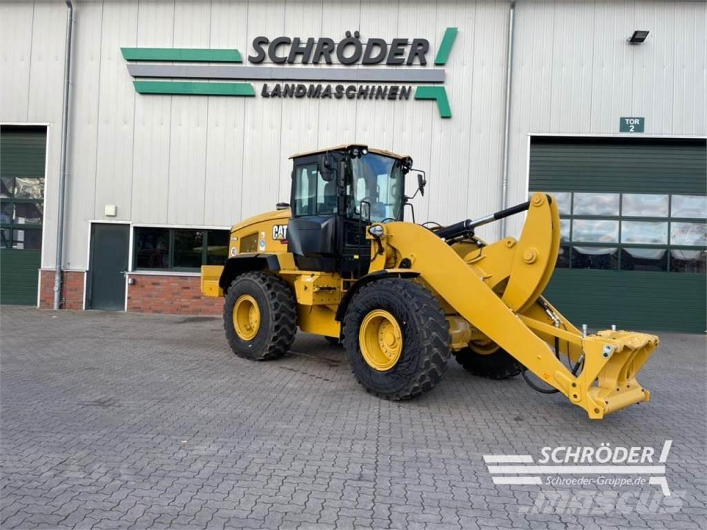 CAT 938 HL Kolesové nakladače