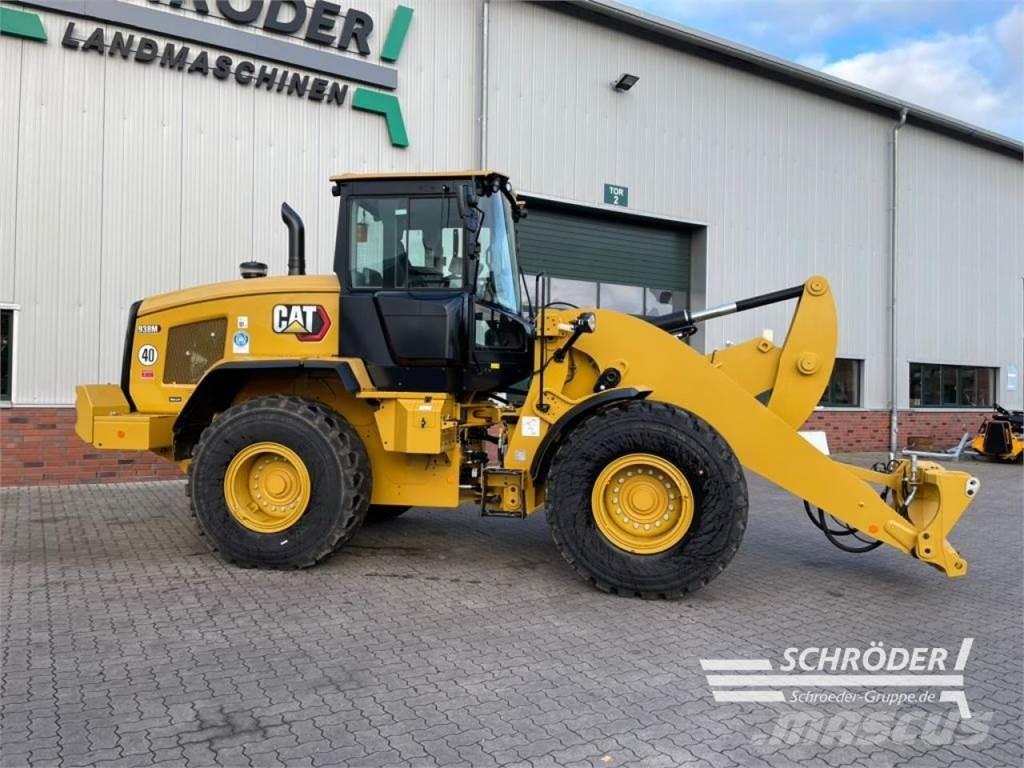 CAT 938 HL Kolesové nakladače