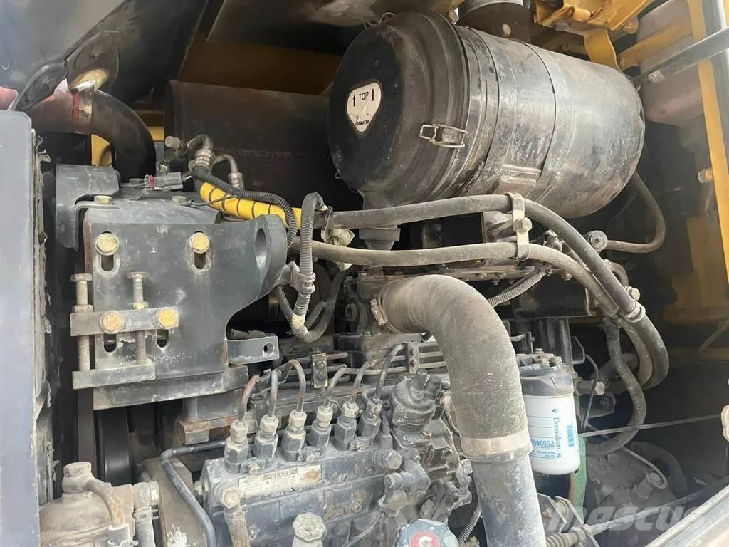 Komatsu WA250-5 Kolesové nakladače