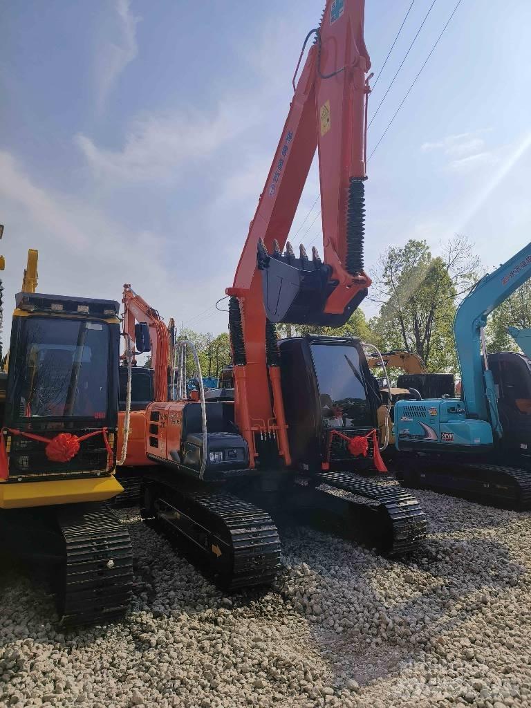 Hitachi ZX 120 Pásové rýpadlá