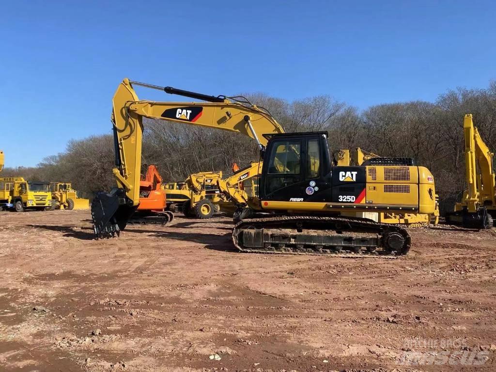CAT 325 D L Pásové rýpadlá