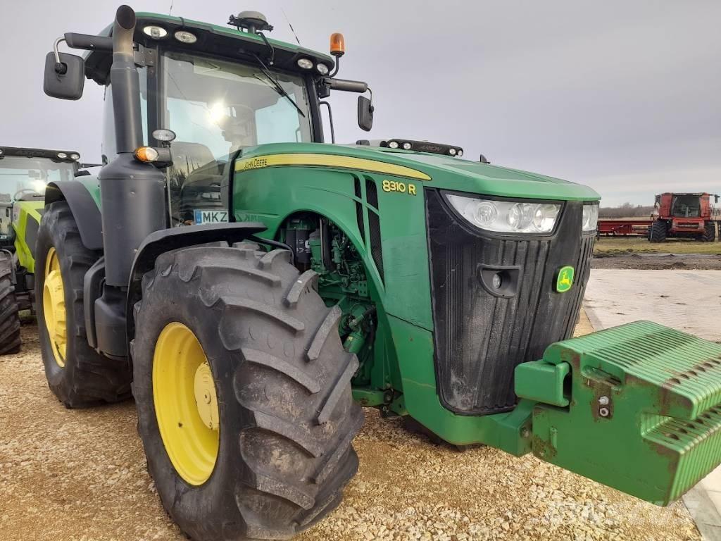 John Deere 8310 R Traktory