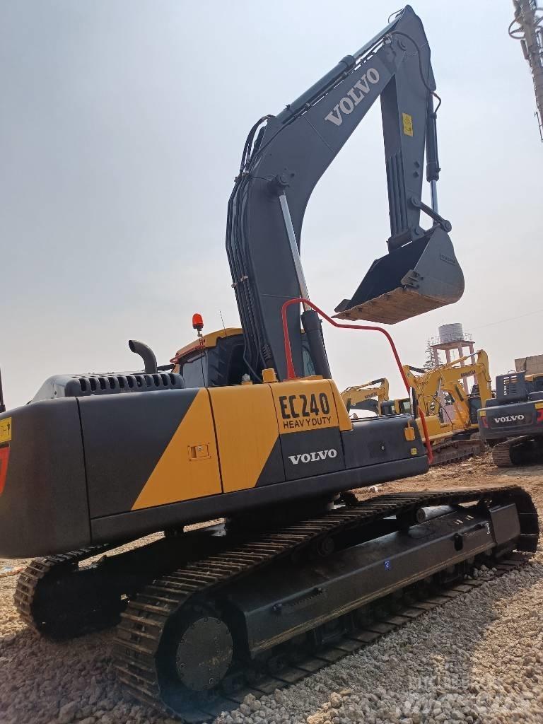 Volvo EC 240 Pásové rýpadlá