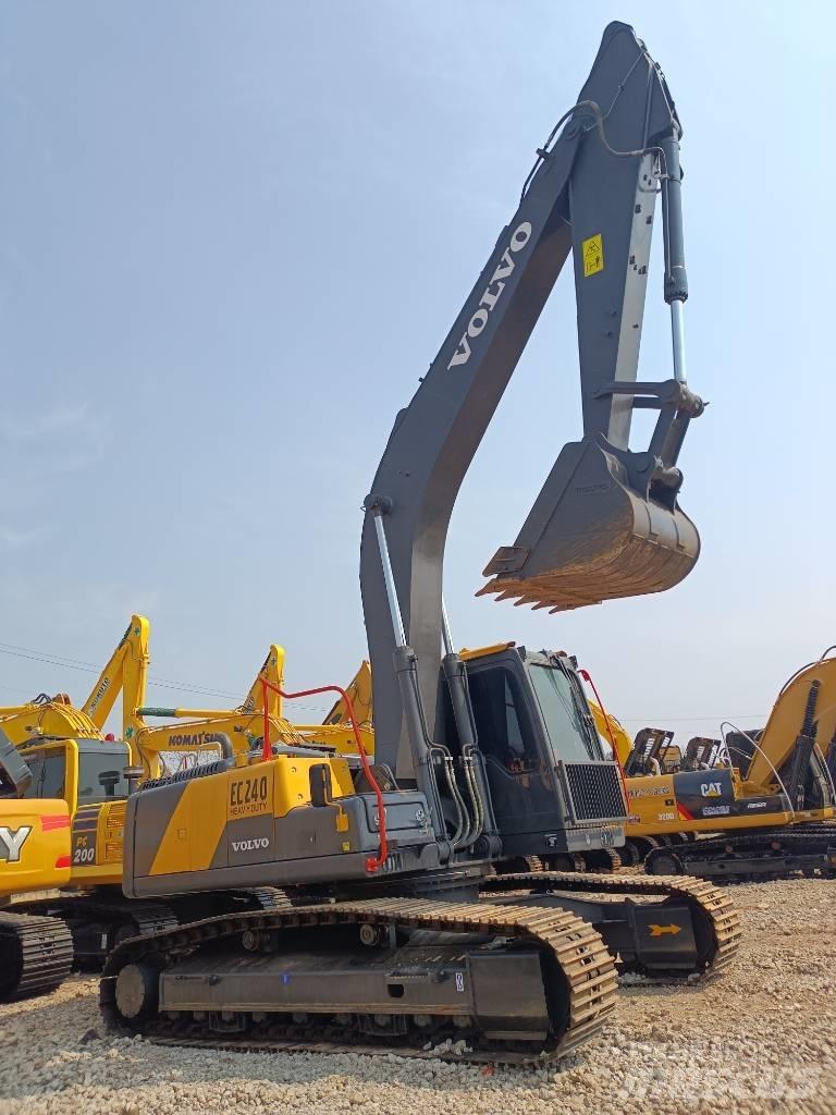 Volvo EC 240 Pásové rýpadlá