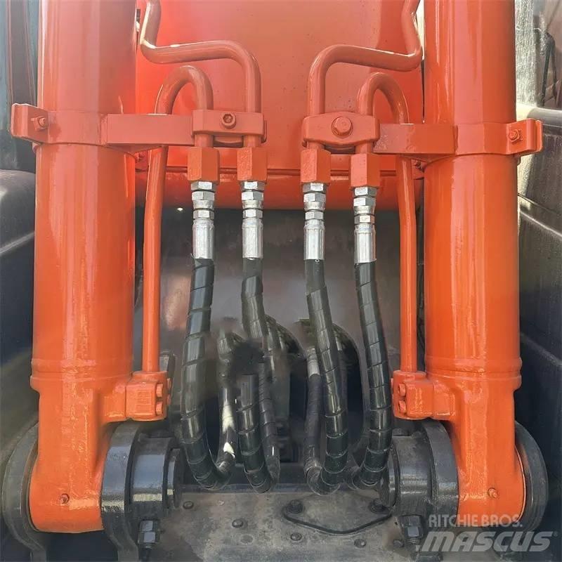 Hitachi ZX 130 Pásové rýpadlá