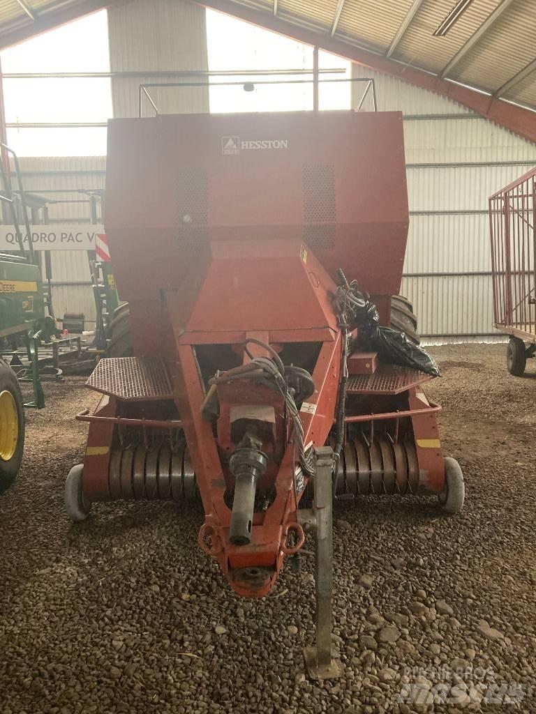 Hesston 4900 Lisy na hranaté balíky