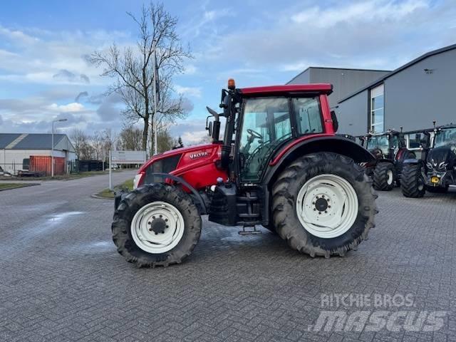 Valtra N123 Hitech5 Traktory
