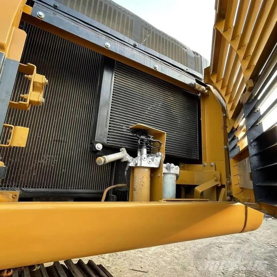 CAT 336D Pásové rýpadlá