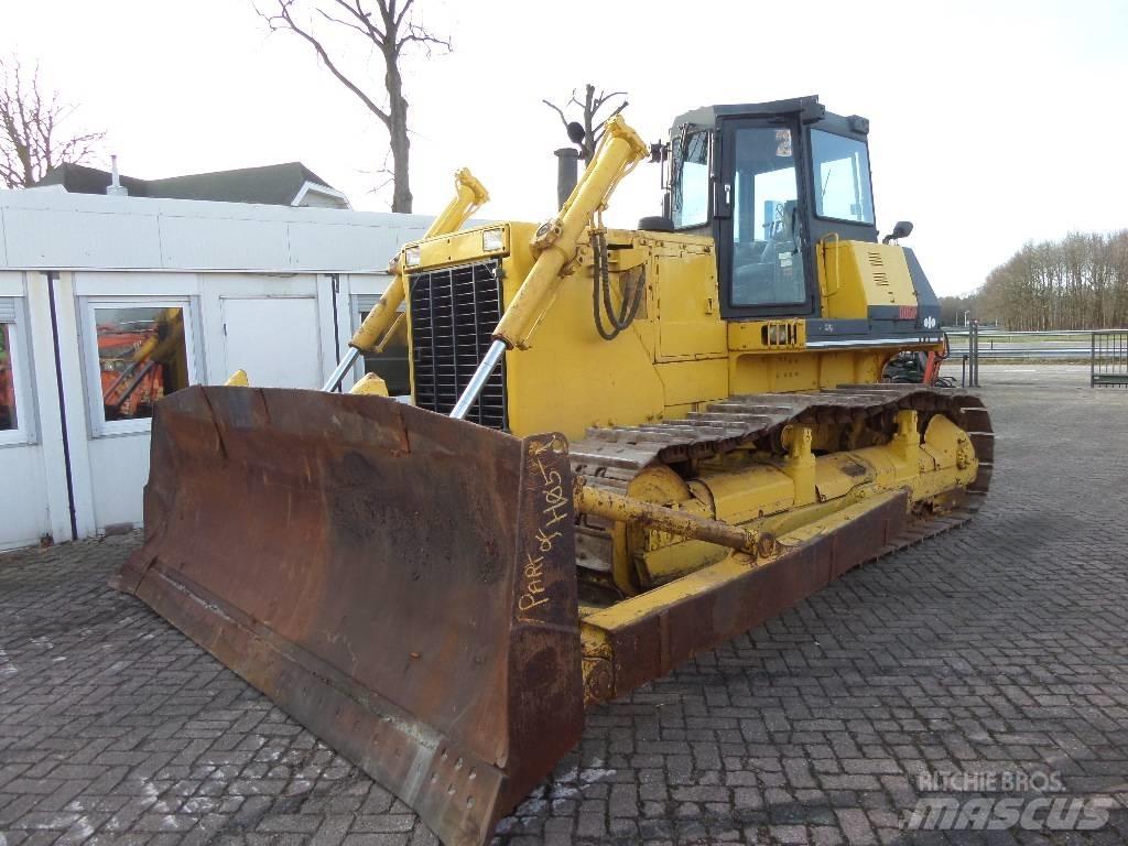 Komatsu D85P-21 Pásové dozéry