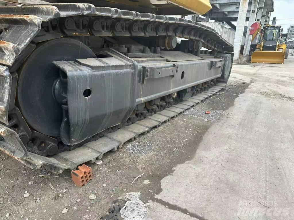 Komatsu PC 450 Pásové rýpadlá