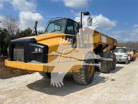CAT 740B Kĺbové nákladné autá