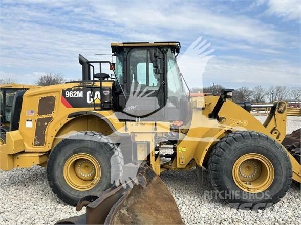 CAT 962M Kolesové nakladače
