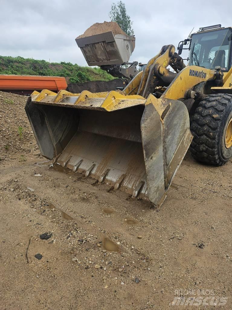 Komatsu WA 470 Kolesové nakladače