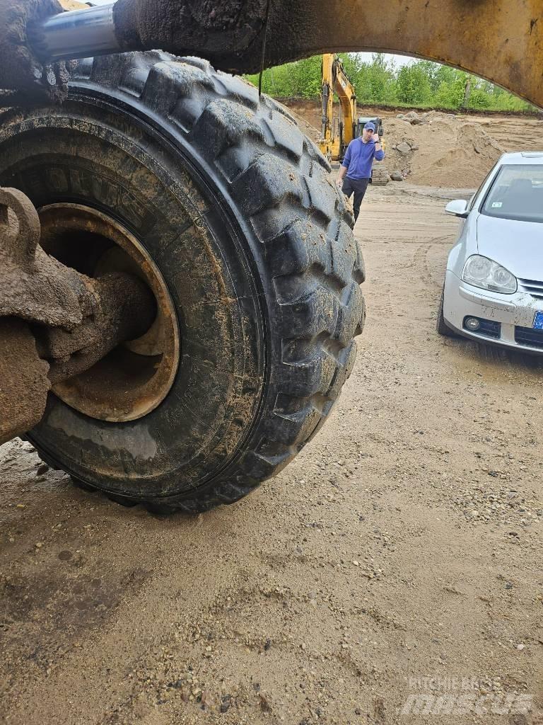 Komatsu WA 470 Kolesové nakladače