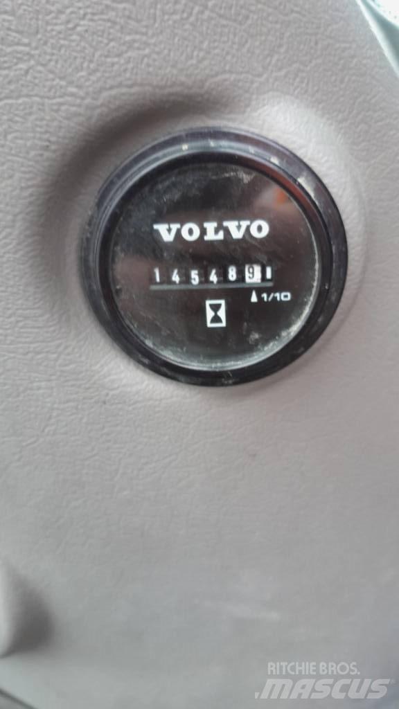 Volvo EC 300 D L Pásové rýpadlá