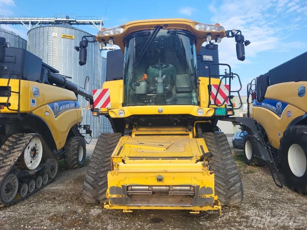 New Holland CR 9090 Kombinované zberacie stroje
