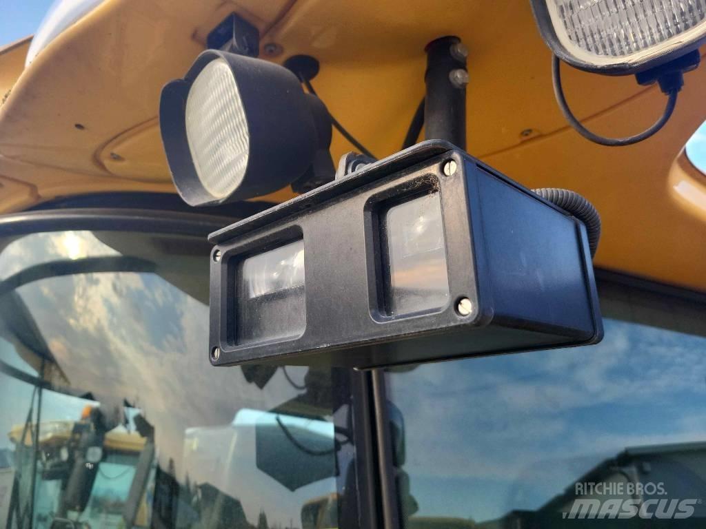New Holland CR 9090 Kombinované zberacie stroje