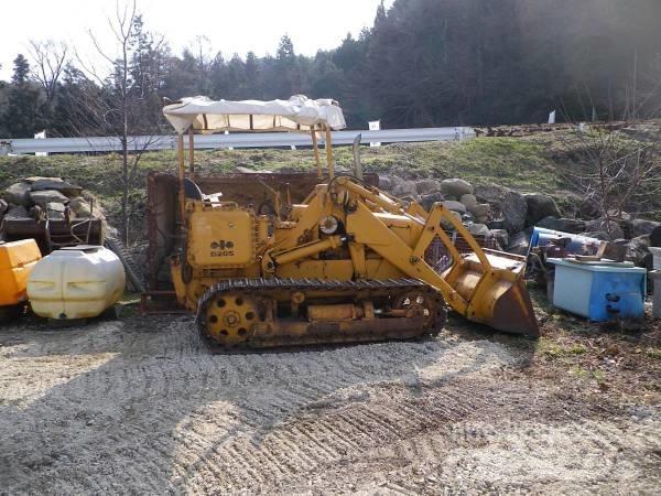Komatsu D20S-3 Pásové dozéry
