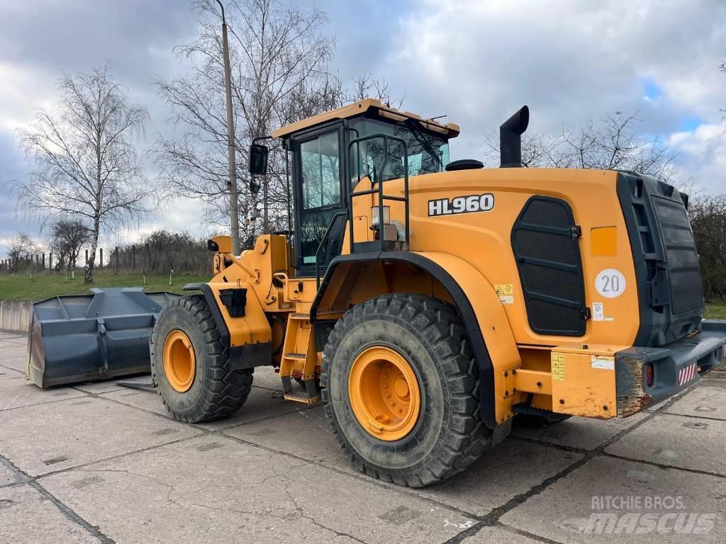Hyundai HL 960 Kolesové nakladače