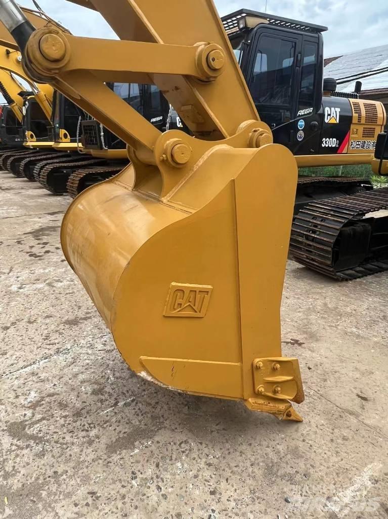 CAT 320 Pásové rýpadlá